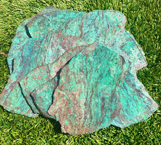 Globe Chrysocolla Cubrite