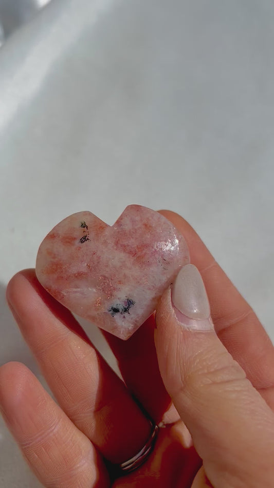 Beautiful Natural Flashy Sunstone Heart 46g