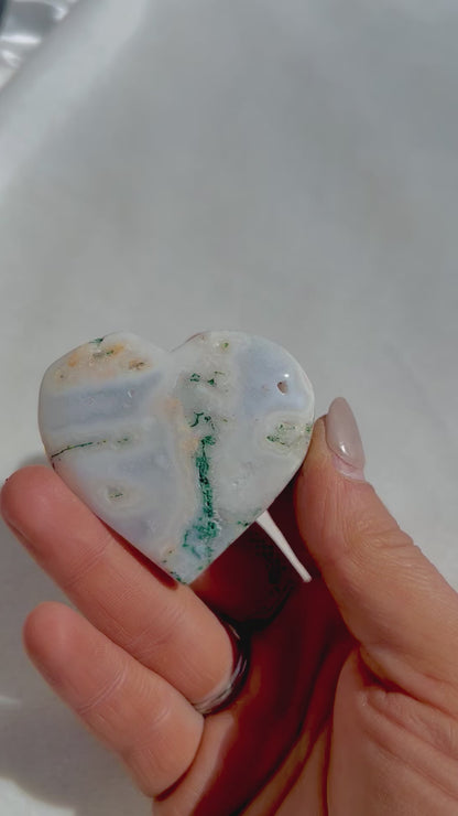 Druzy Moss Agate Crystal Heart 86g